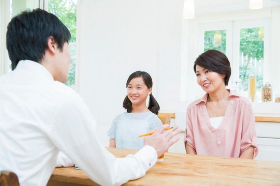 前向き笑顔の女性